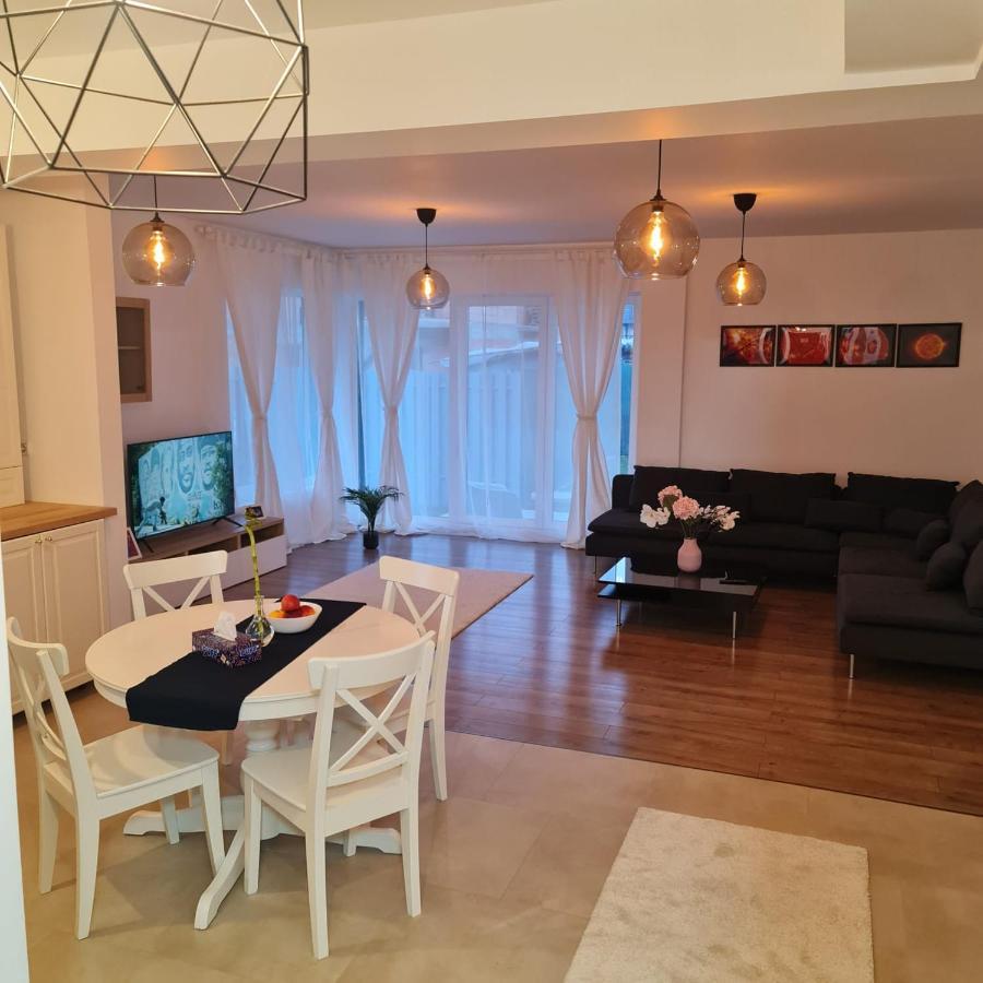 Galaxy Residence Villa 오토페니 외부 사진
