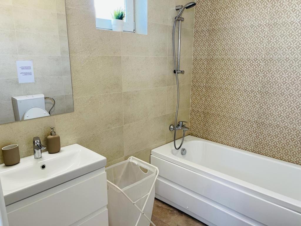 Galaxy Residence Villa 오토페니 외부 사진